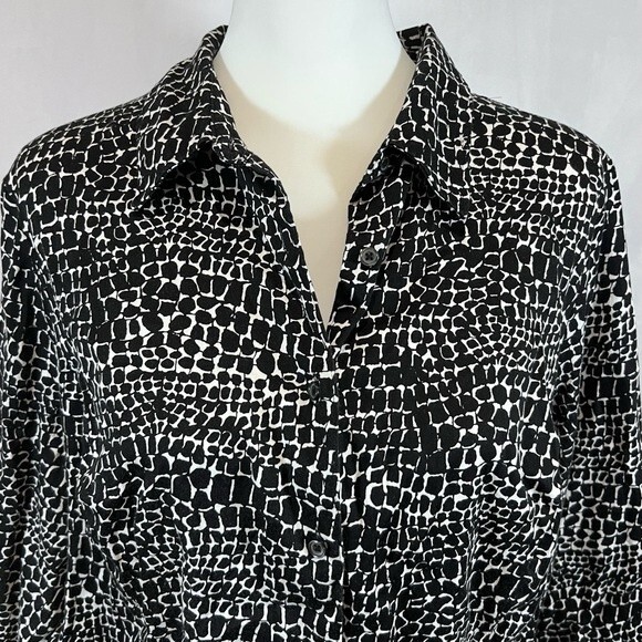 Apt 9 black and white snakeskin button down cotton top size 1X - Picture 2 of 6